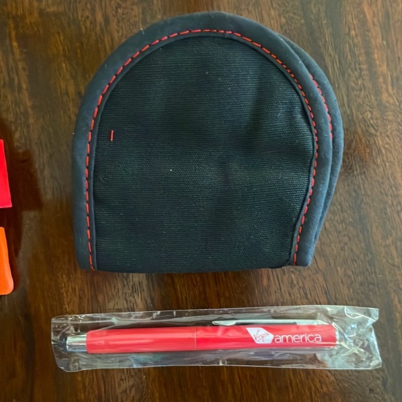 Virgin America - 1st Class Travel Kits x2 - Picture 5 of 7